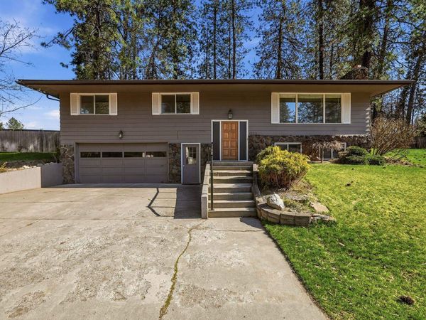 1223 W Bellwood Dr, Spokane, WA 99218