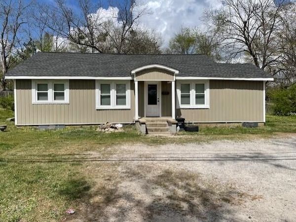 1208 E Church St., Booneville, MS 38829