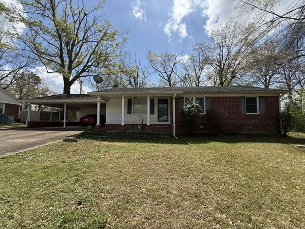 1604 East Waldron Street, Corinth, MS 38834