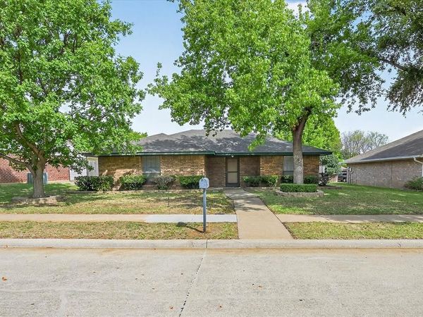 1405 Flamingo Drive, Lewisville, TX 75077