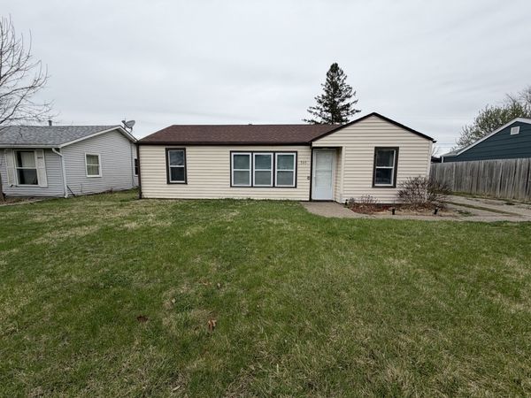 535 15th Avenue , Silvis, IL 61282