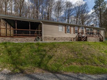 78 HANNAH Road, Clarksburg, WV 26301
