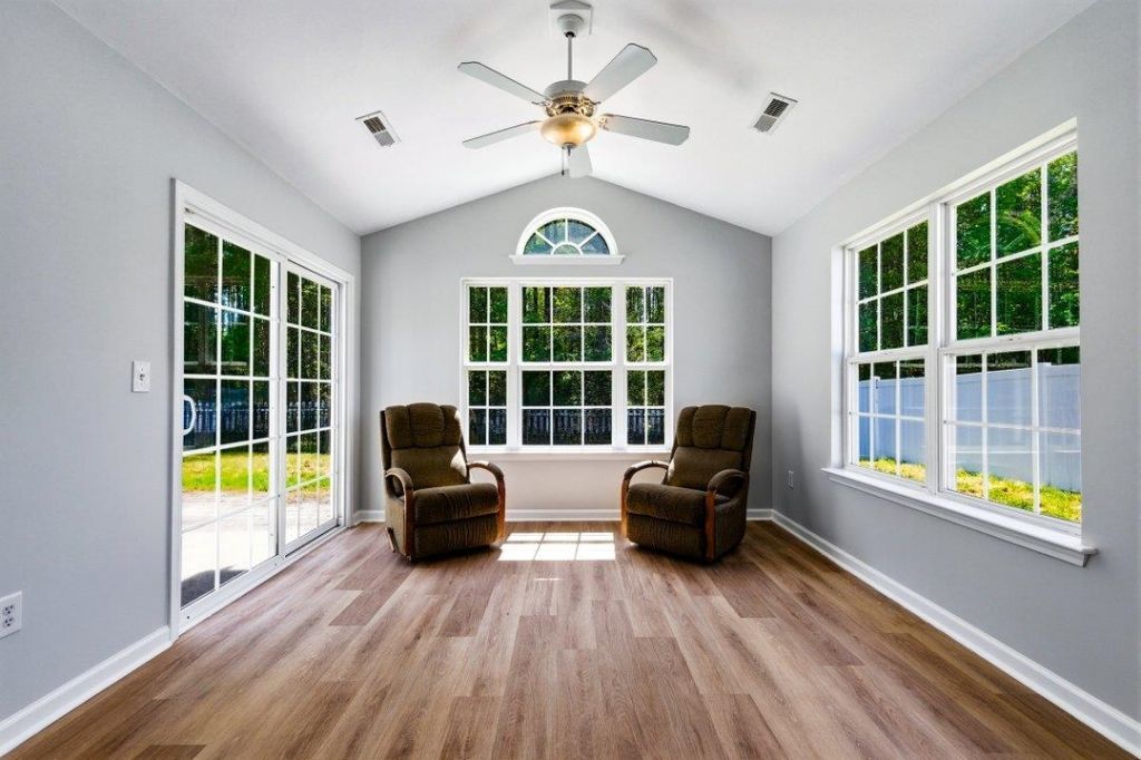 457 Carolina Woods Dr. Photo 7