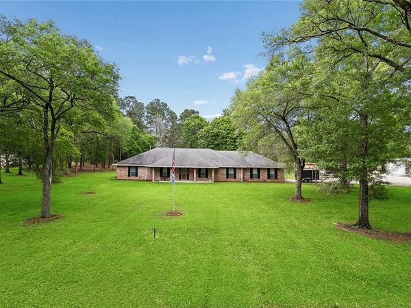 22399 LONGLEAF Drive, Covington, LA 70435