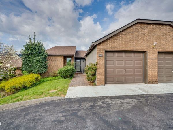 405 Manor Drive, Unit B, Kingsport, TN 37660