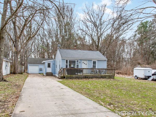 907 Wilson Avenue, Norton Shores, MI 49441