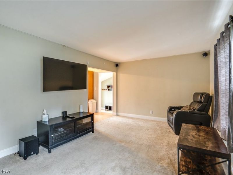 561 N River Road, Munroe Falls, OH 44262 Photo 5