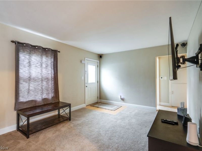 561 N River Road, Munroe Falls, OH 44262 Photo 8