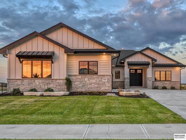 3020 S 209th Court, Elkhorn, NE 68022
