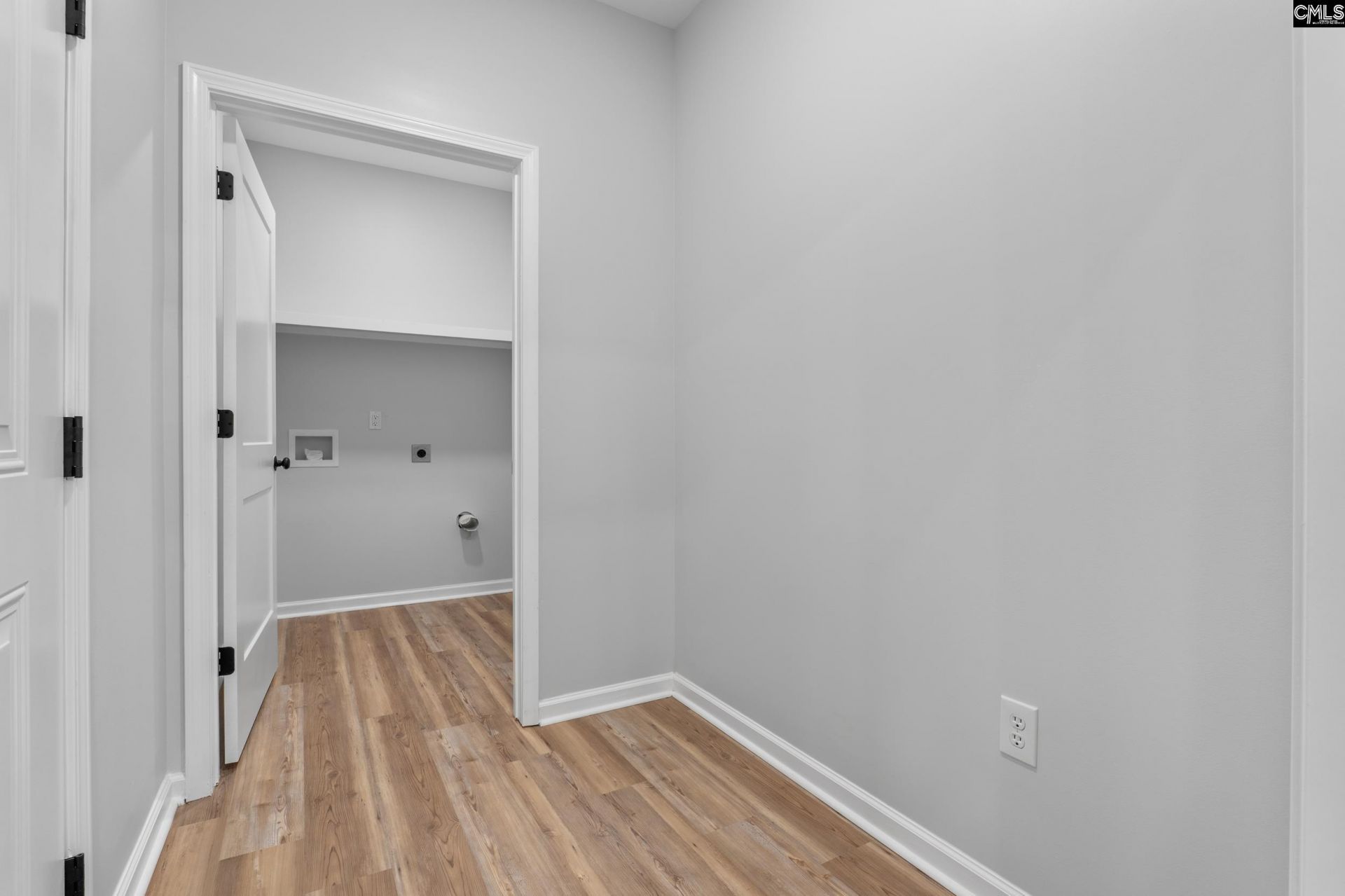 213 Lincolnshire Boulevard  Photo 19