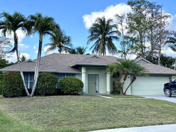 1094 Raintree Lane, Wellington, FL 33414