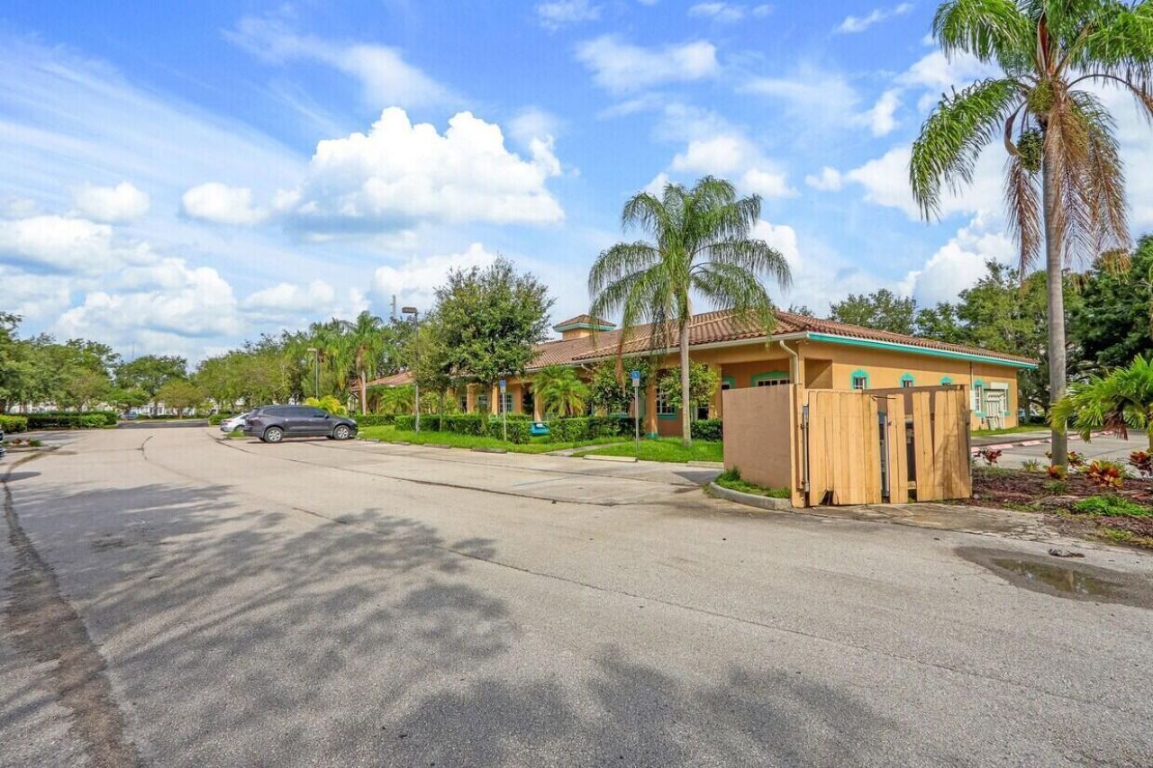 1405 SE Goldtree Drive, Port Saint Lucie, FL 34952 Photo