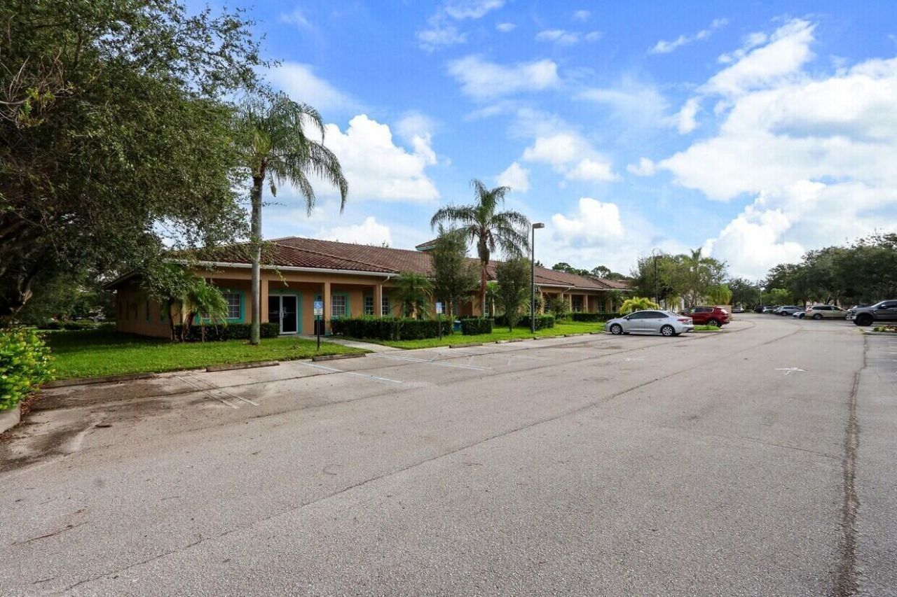 1405 SE Goldtree Drive, Port Saint Lucie, FL 34952 Photo