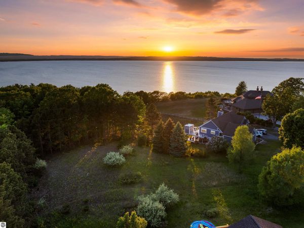 3147 Scenic Hills Drive, Williamsburg, MI 49690