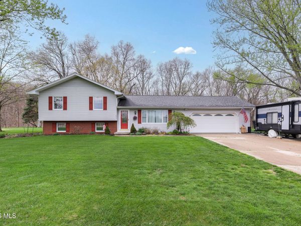 205 Hickory Drive, Napoleon, OH 43545