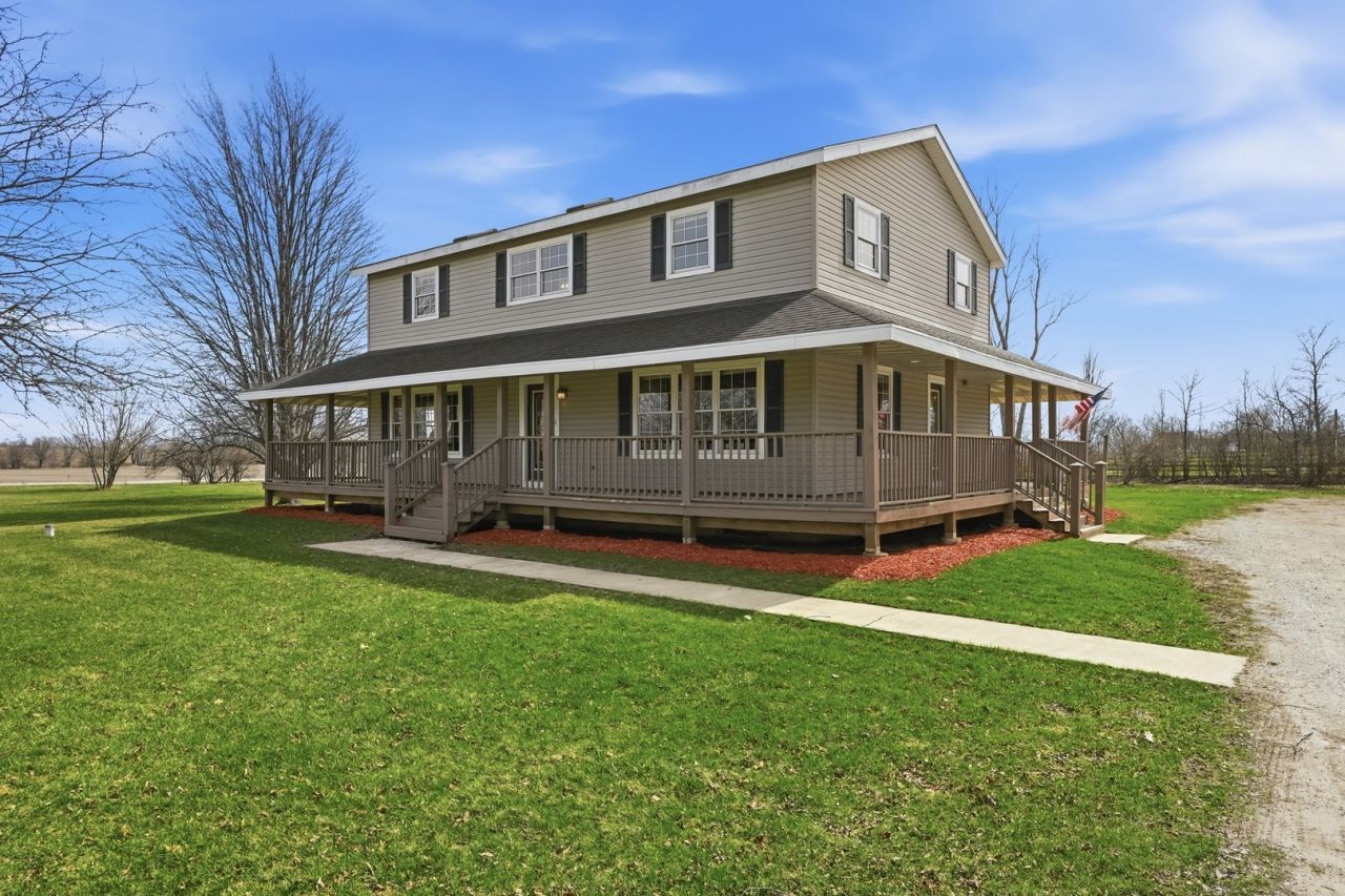 10954 E 9000n Road, Grant Park, IL 60940 Main Photo