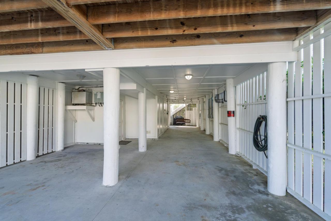 805 Jungle Road Photo 10