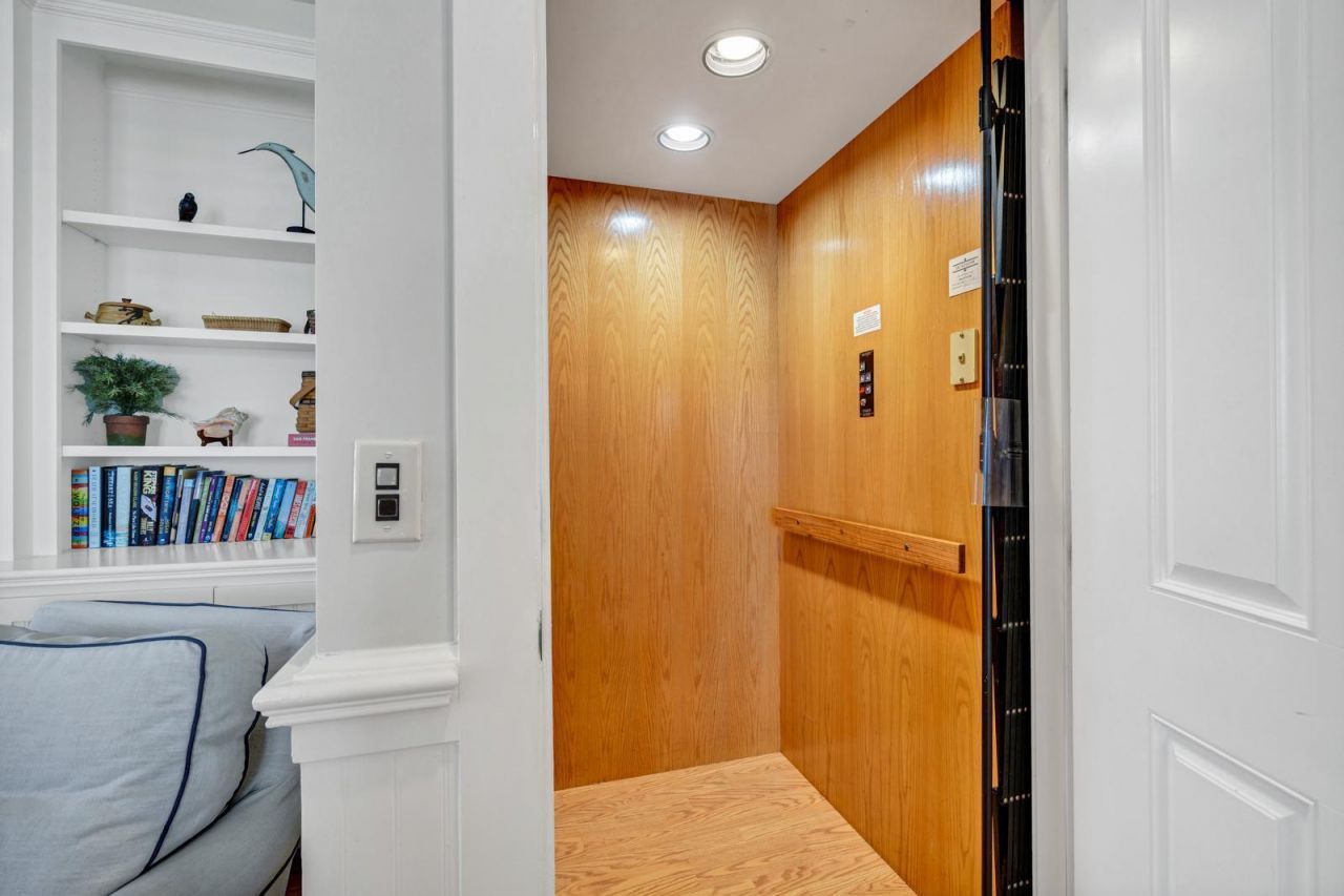 805 Jungle Road Photo 21