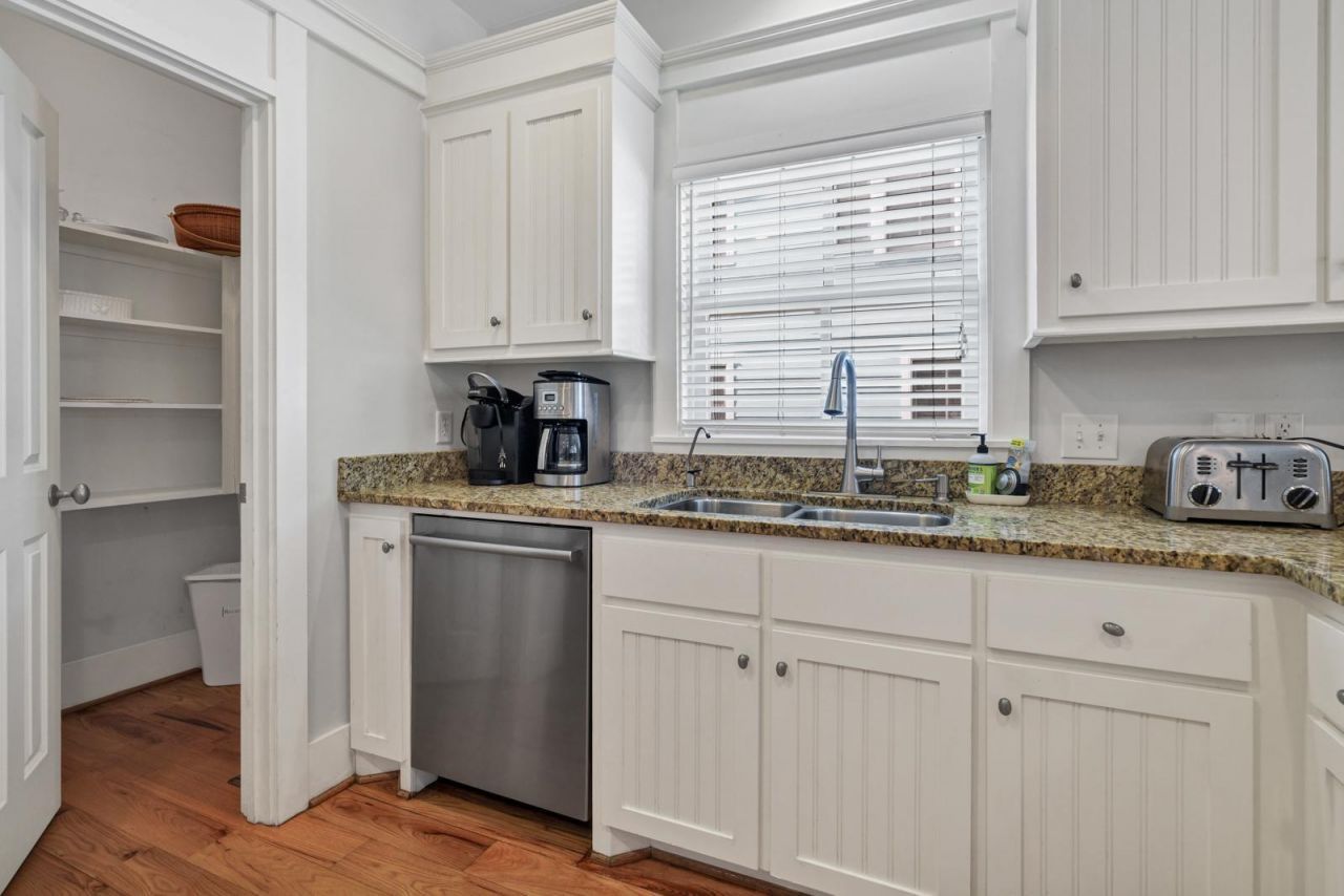 805 Jungle Road Photo 29