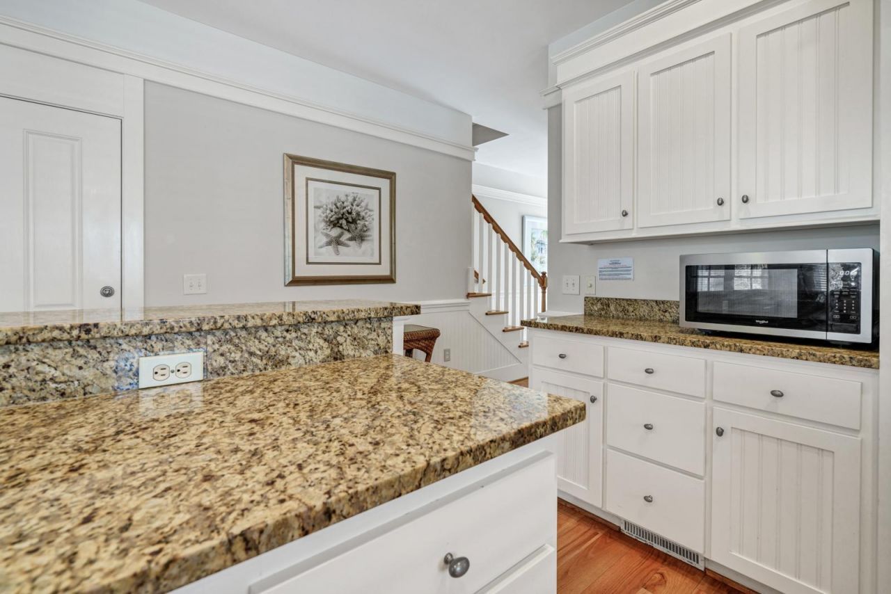 805 Jungle Road Photo 33