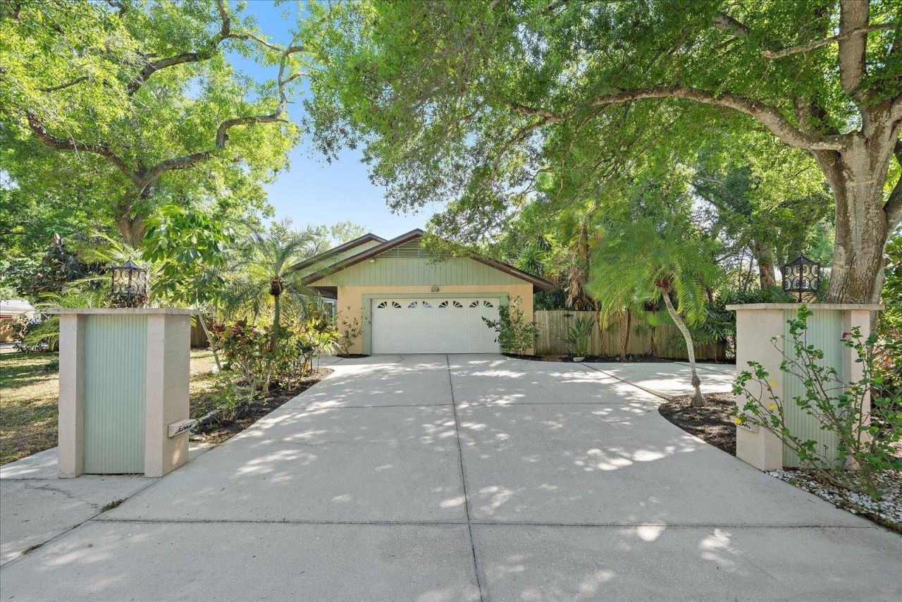 3246 Maiden Lane, Sarasota, FL 34231 Photo