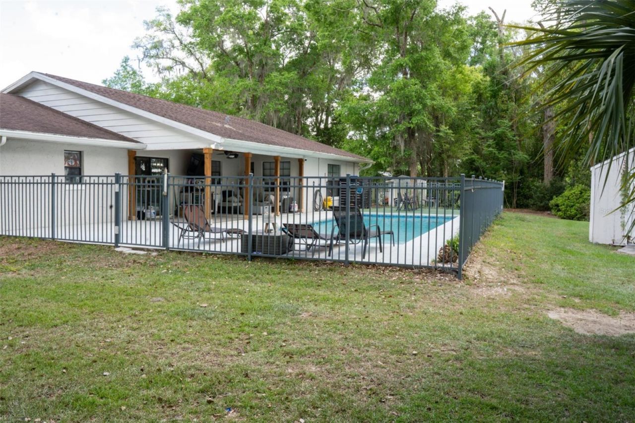 9088 NE 17th Court , Anthony, FL 32617 Photo