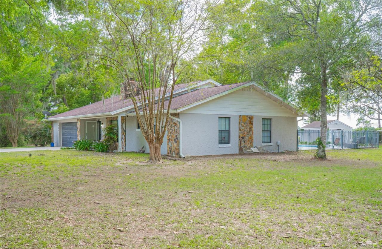 9088 NE 17th Court , Anthony, FL 32617 Photo