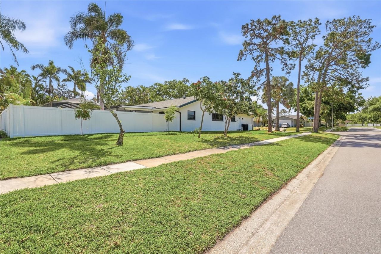 2644 Pebble Beach Drive, Clearwater, FL 33761 Photo