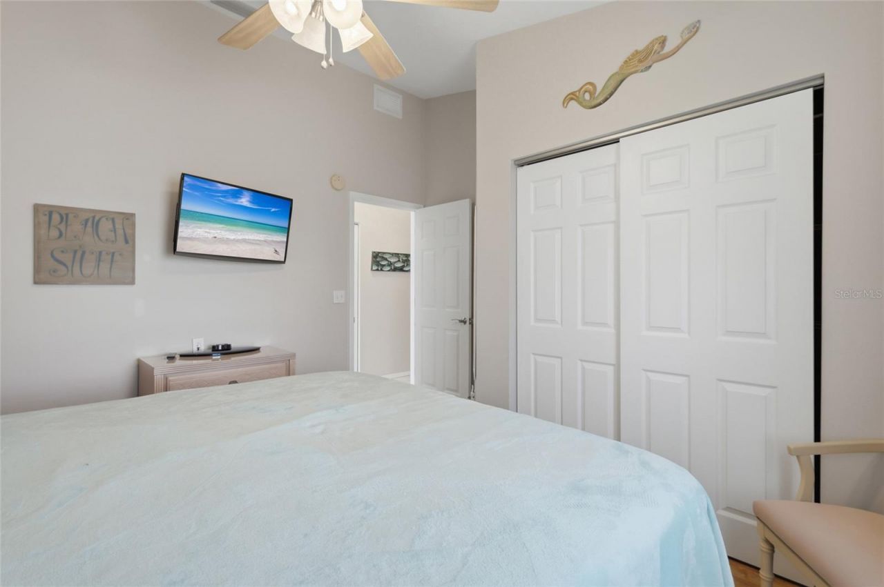 2806 Gulf Drive, Holmes Beach, FL 34217 Photo