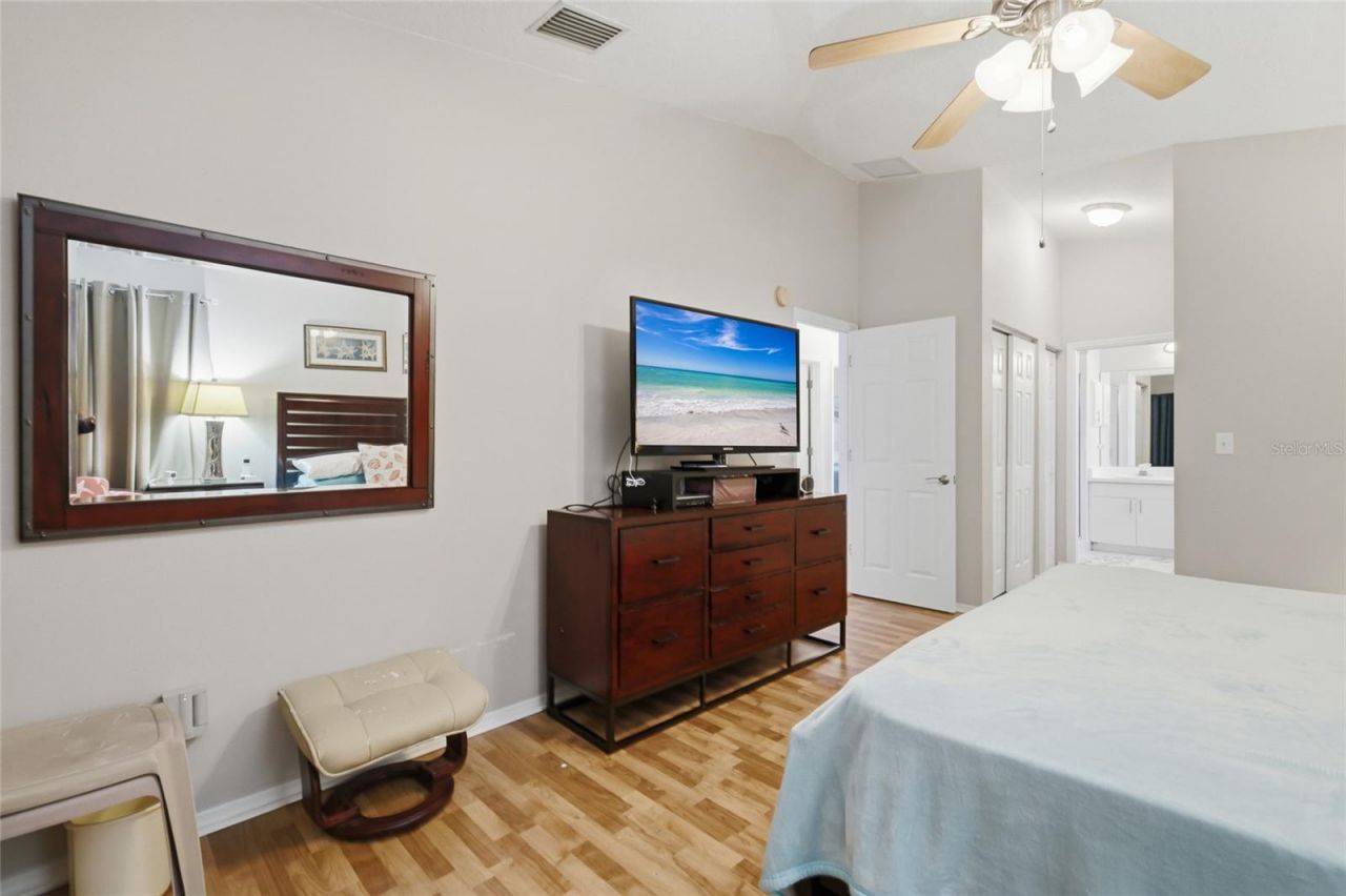 2806 Gulf Drive, Holmes Beach, FL 34217 Photo