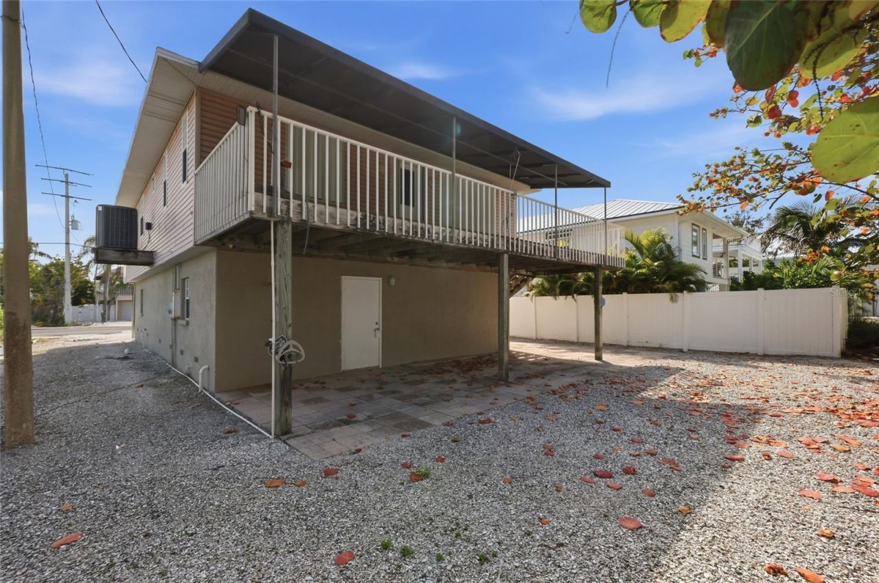 2806 Gulf Drive, Holmes Beach, FL 34217 Photo