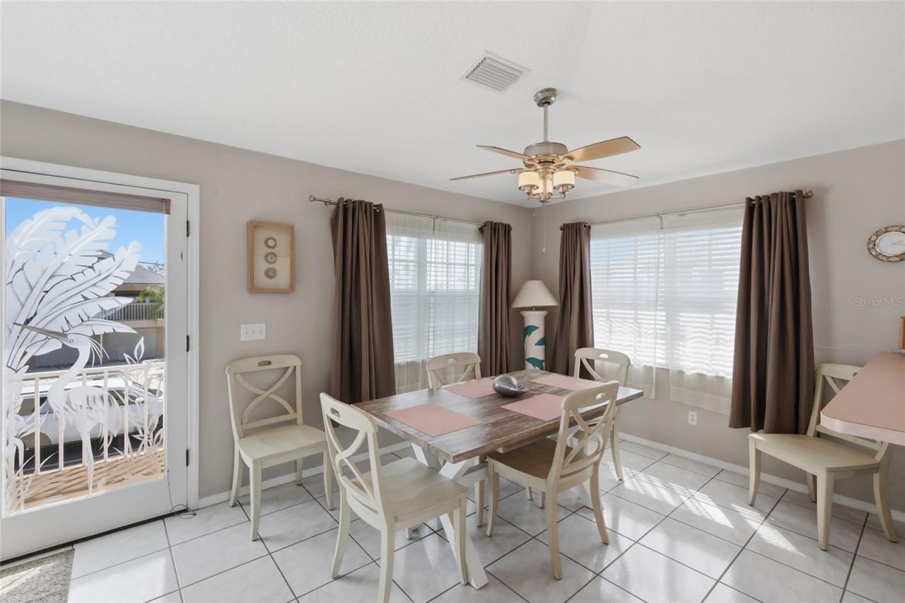 2806 Gulf Drive, Holmes Beach, FL 34217 Photo