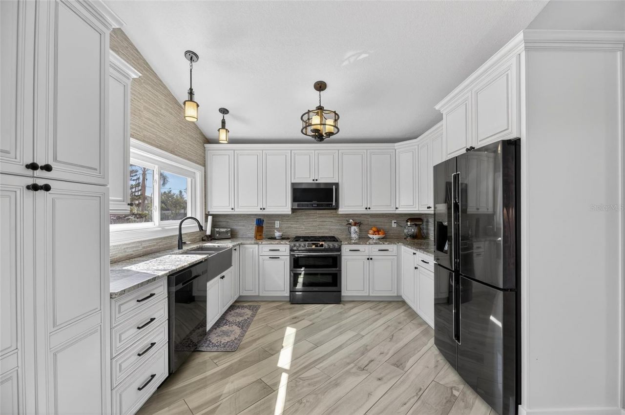 931 Gulf Boulevard, Belleair Beach, FL 33786 Photo