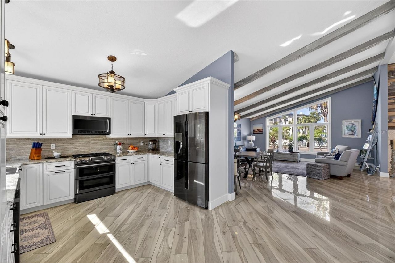 931 Gulf Boulevard, Belleair Beach, FL 33786 Photo