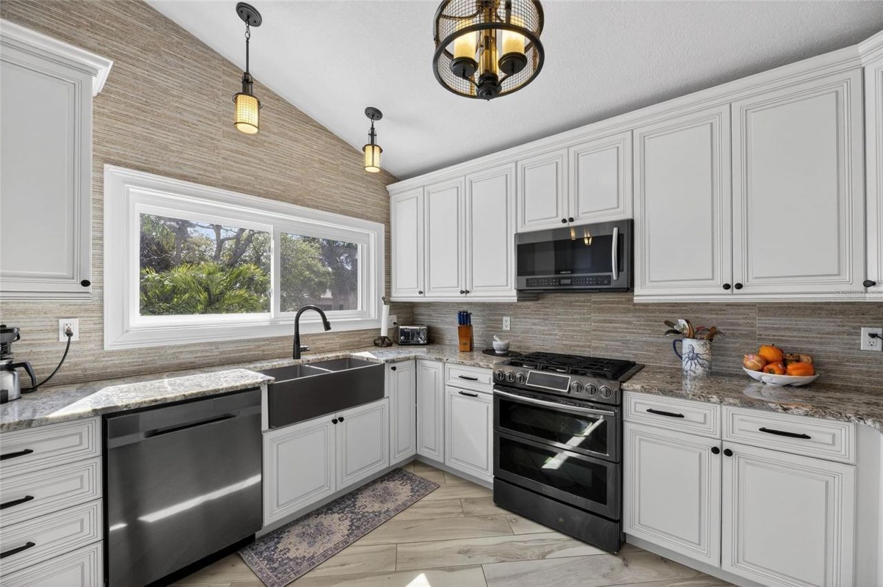 931 Gulf Boulevard, Belleair Beach, FL 33786 Photo