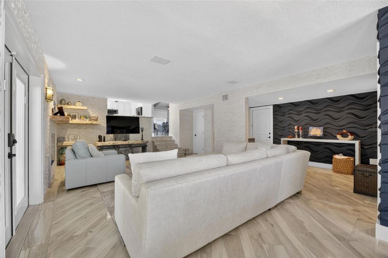 931 Gulf Boulevard, Belleair Beach, FL 33786 Photo