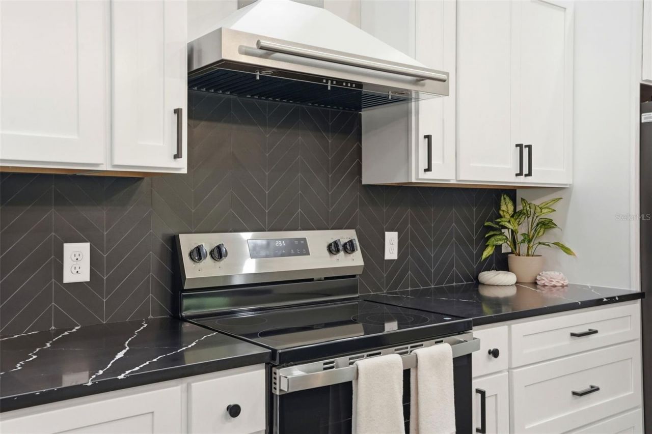 34121 August Avenue , Webster, FL 33597 Photo