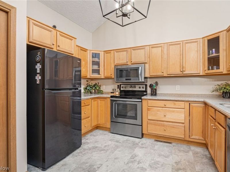 1551 Cambridge Avenue SW, North Canton, OH 44709 Photo 12