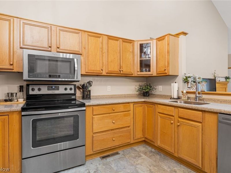 1551 Cambridge Avenue SW, North Canton, OH 44709 Photo 14