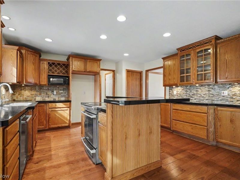 9498 Andrew Drive , Twinsburg, OH 44087 Photo 14