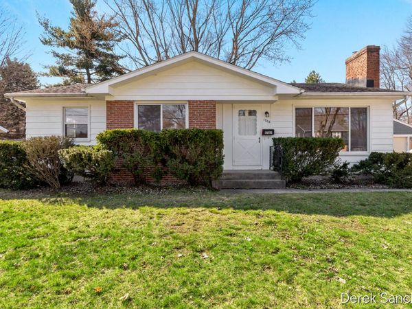 1702 Stilesgate Street SE, Grand Rapids, MI 49508