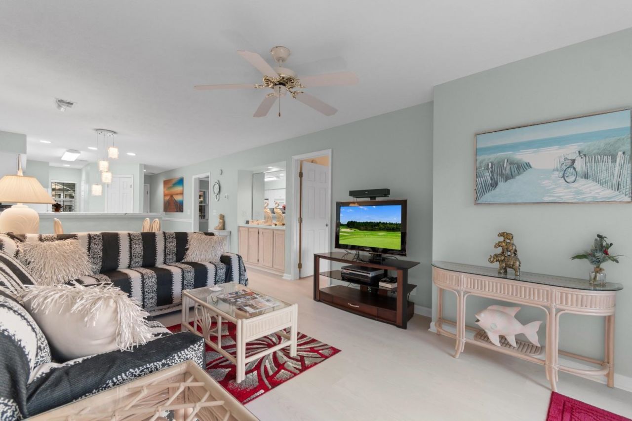 668 Tupelo Ln. Photo 11