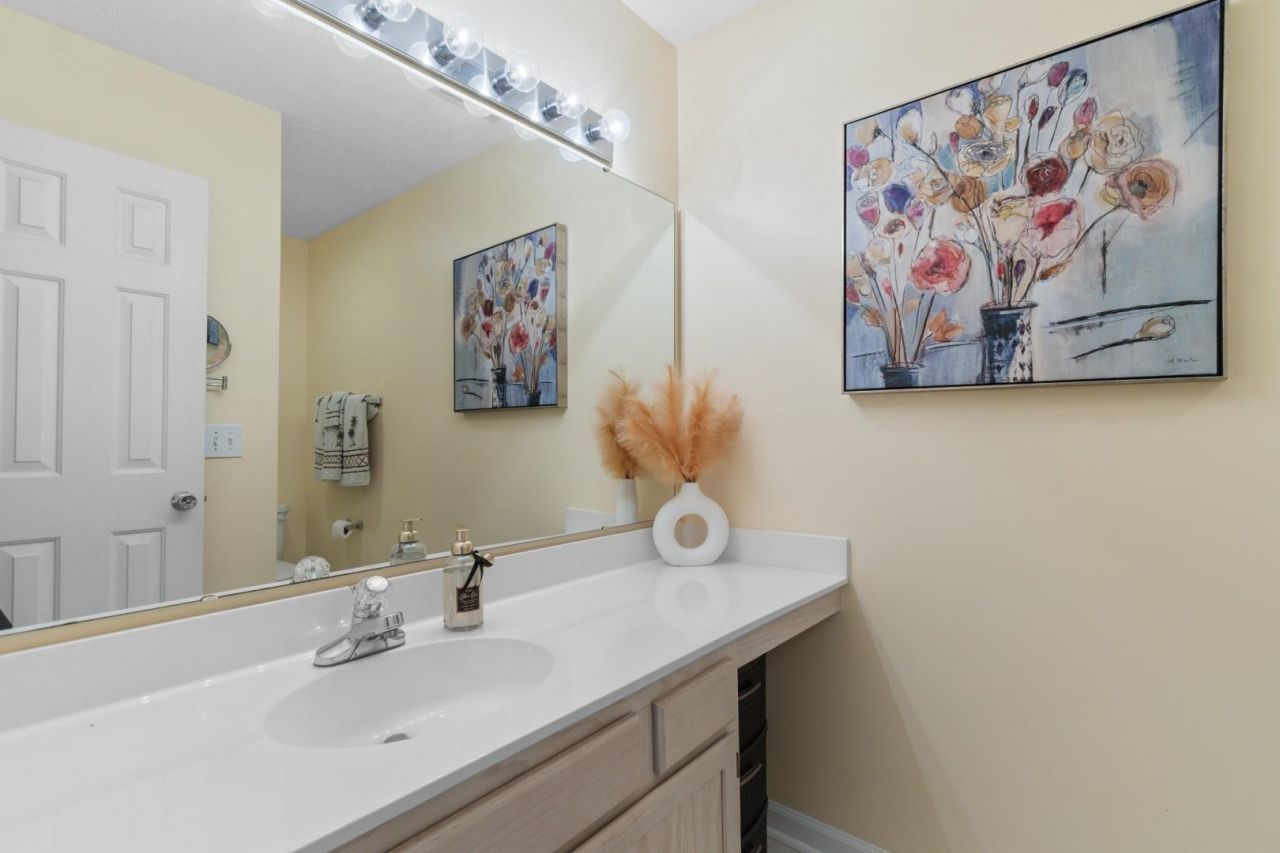 668 Tupelo Ln. Photo 16