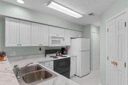 668 Tupelo Ln. photo 4