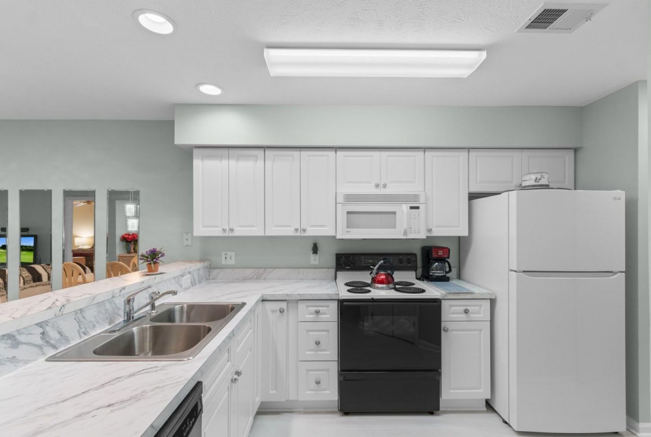 668 Tupelo Ln. Photo 4