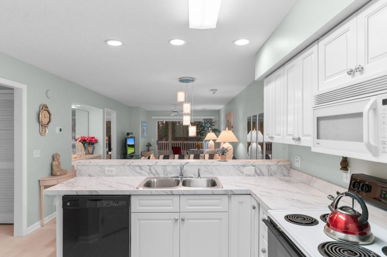 668 Tupelo Ln. Photo 5