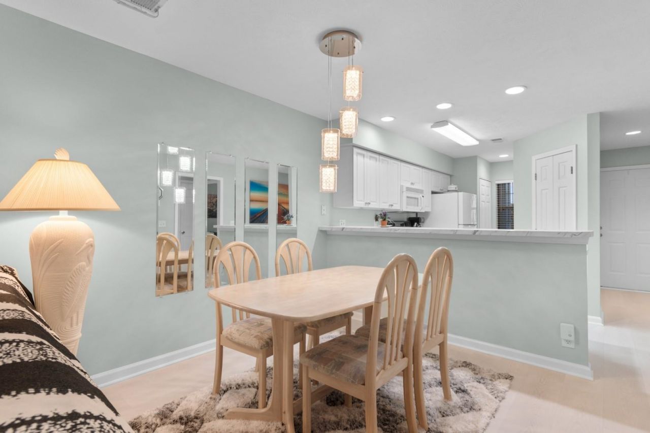 668 Tupelo Ln. Photo 8