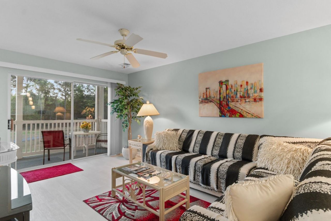 668 Tupelo Ln. Photo 9