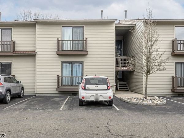 1614 Spruce Hills Dr, Glen Gardner, NJ 08826