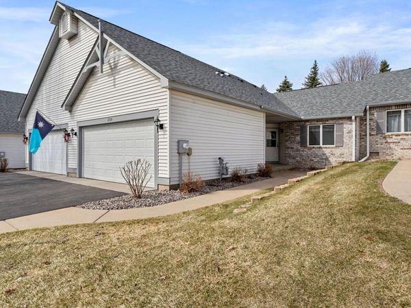 2720 Lake Court Drive, Unit 103, New Brighton, MN 55112